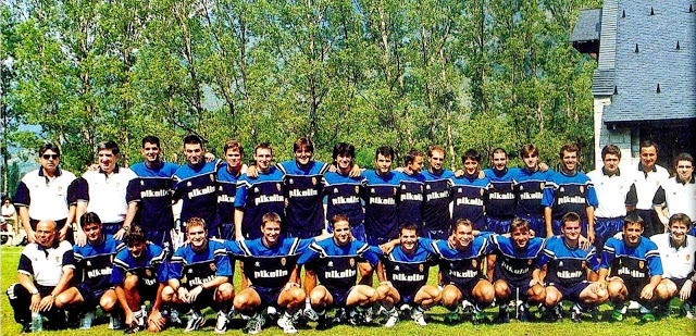 Juan Morgado (delegado), Nieves (entren. porteros), Rubén, Aguado, Radimov, Cuartero, Yordi, José Ignacio, Camacho, Peternac, Lanna, Pablo, Juanmi, Generelo, Aragón, Narciso Juliá (2º entrenador), Dr. Villanueva (méd.), Juan Manuel Lillo (ent.); Kabir Nana (masajista), Dorado, Marcos Vales, Ferrón, Álvaro, Garitano, Vellisca, Jamelli, Juanele, Redondo, Rodri y José Mari Sanz (preparador físico).
