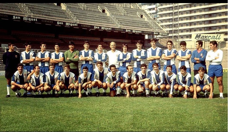 De pie: GALÁN, TOVAR, GIRALT, SOLSONA, ROMERO, GRIFFA, OSORIO, DAUCIK (entrenador), LICO, GLARÍA, MARÍN COLL, JUAN MANUEL, OCHOA, BERTOMEU, JOSEP MAURI (2º entrenador);
Agachados: PARÉS, RODRI, GRANERO, VIÑAS, AMAS, YANKO, CAYETANO RÉ, JOSÉ MARÍA, AMIANO, RODILLA, PEPÍN, MARTÍNEZ VILASECA y PADILLA.