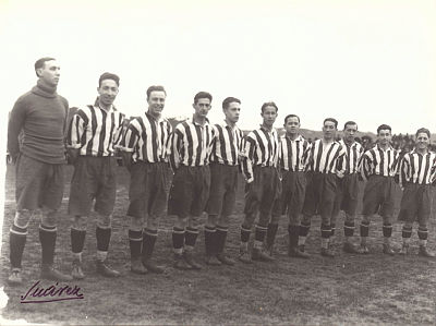 Amadeo, Morilla, Bango, Cuesta, Ramón Herrera, Pachín, Corsino, Bolado, Argüelles, Pena y Menéndez.