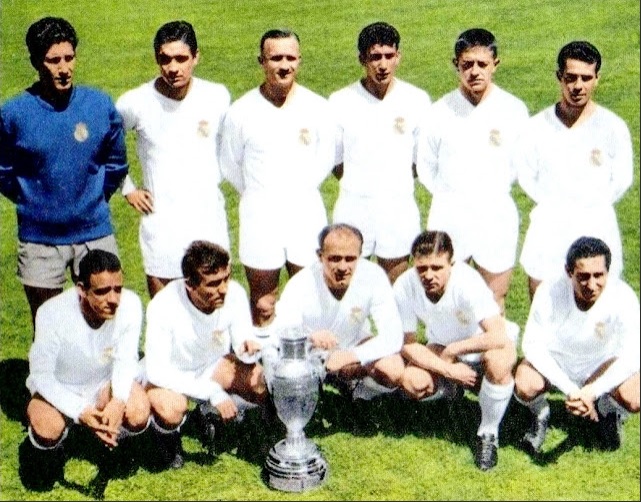 De pie:  Domínguez, Marquitos, Santamaría, Pachín, Vidal, Zárraga; 
Agachados: Canario, Del Sol, Di Stéfano, Puskas y Gento. 