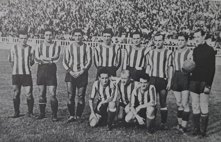 Victoria del Girona en Les Corts, frente al FC Barcelona, ​​en octubre de 1939, en partido del Campeonato de Cataluña.
Arriba: Rancel, Farró, Trujillo, Solé, Trias, Madern, Caritg, Francàs;
Abajo: Bramon, Lluch y Ferrer.